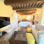 Detached - Sleeps 10 - Pool - Pergola - Playground For Children - Wifi * Petroro