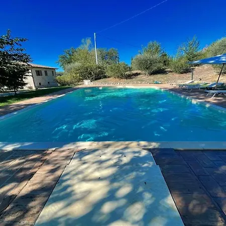 Villa Todi By The Poolsleeps 10exclusive Poolwalk To Todi 5 Kmsrestaurant 05 Kms *