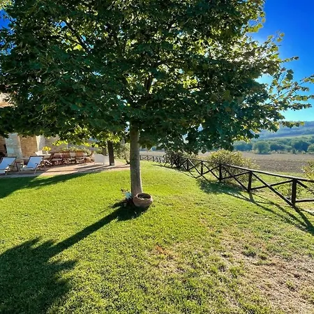 Villa Todi By The Poolsleeps 10exclusive Poolwalk To Todi 5 Kmsrestaurant 05 Kms