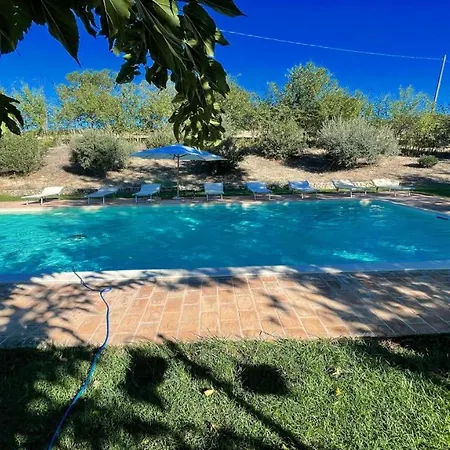 Todi By The Poolsleeps 10exclusive Poolwalk To Todi 5 Kmsrestaurant 05 Kms *