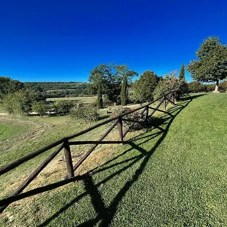Todi By The Poolsleeps 10exclusive Poolwalk To Todi 5 Kmsrestaurant 05 Kms Petroro