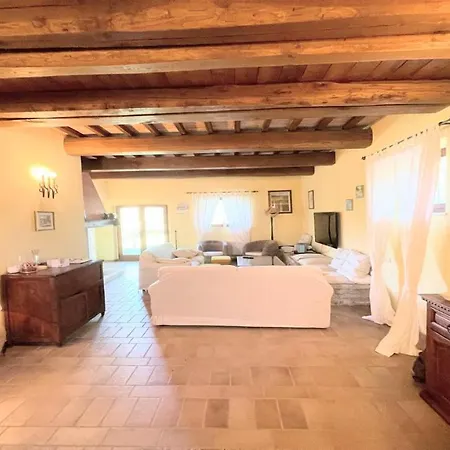 Todi By The Poolsleeps 10exclusive Poolwalk To Todi 5 Kmsrestaurant 05 Kms *