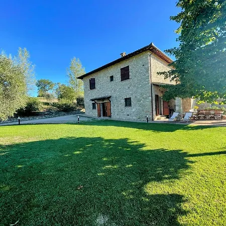 Detached Villa - Sleeps 10 - Pool - Pergola - Playground For Children - Wifi * Petroro