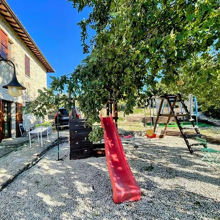 Villa Detached - Sleeps 10 - Pool - Pergola - Playground For Children - Wifi Petroro