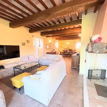 Villa Detached Villa - Sleeps 10 - Pool - Pergola - Playground For Children - Wifi
