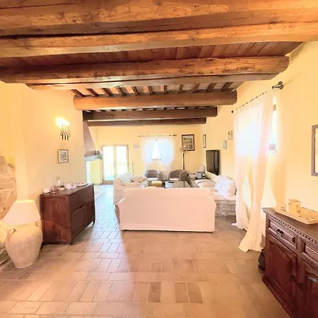Detached Villa - Sleeps 10 - Pool - Pergola - Playground For Children - Wifi Petroro